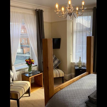 Hotel The Whalebone Arch Whitby Esterno foto