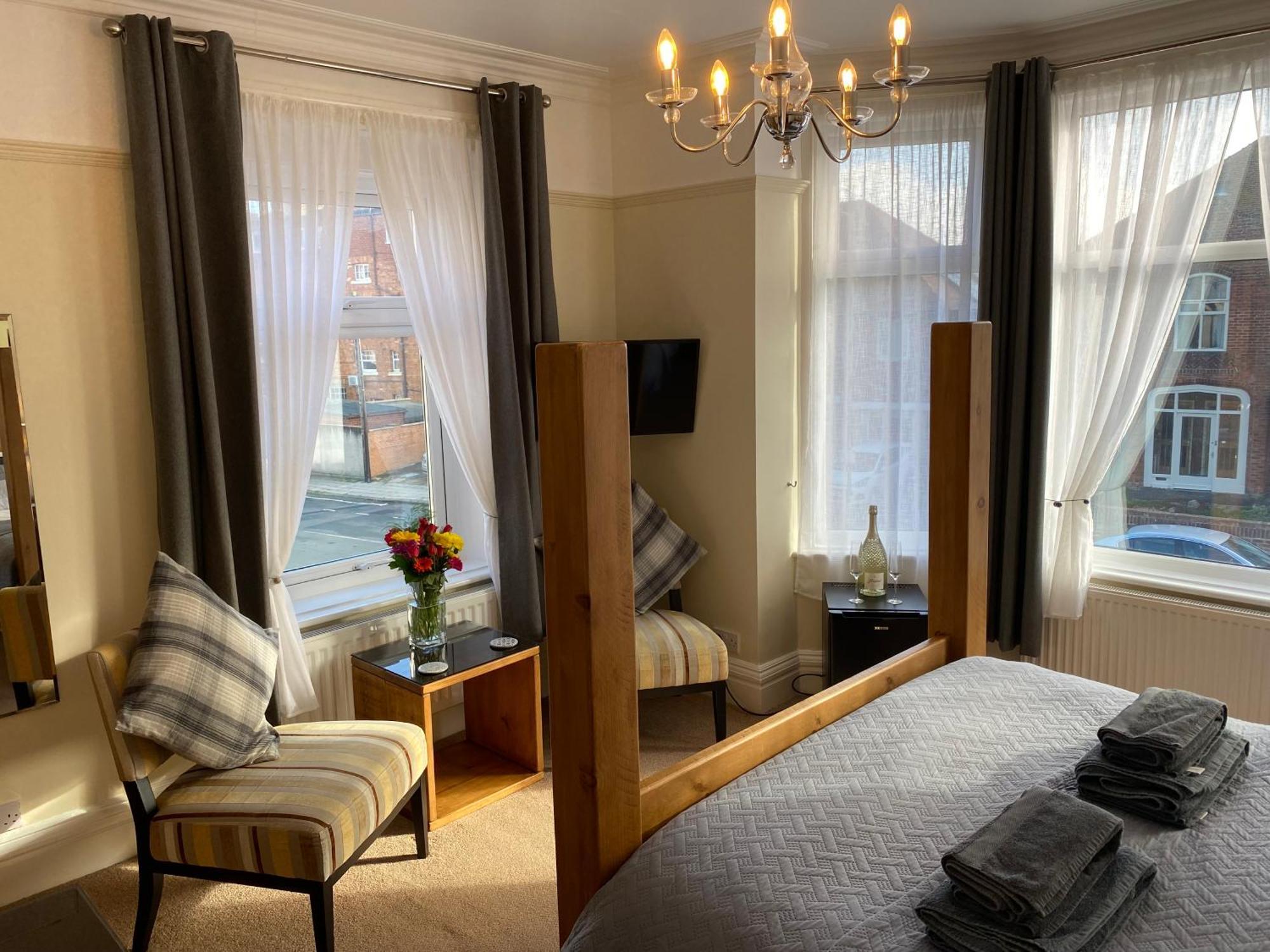 Hotel The Whalebone Arch Whitby Esterno foto