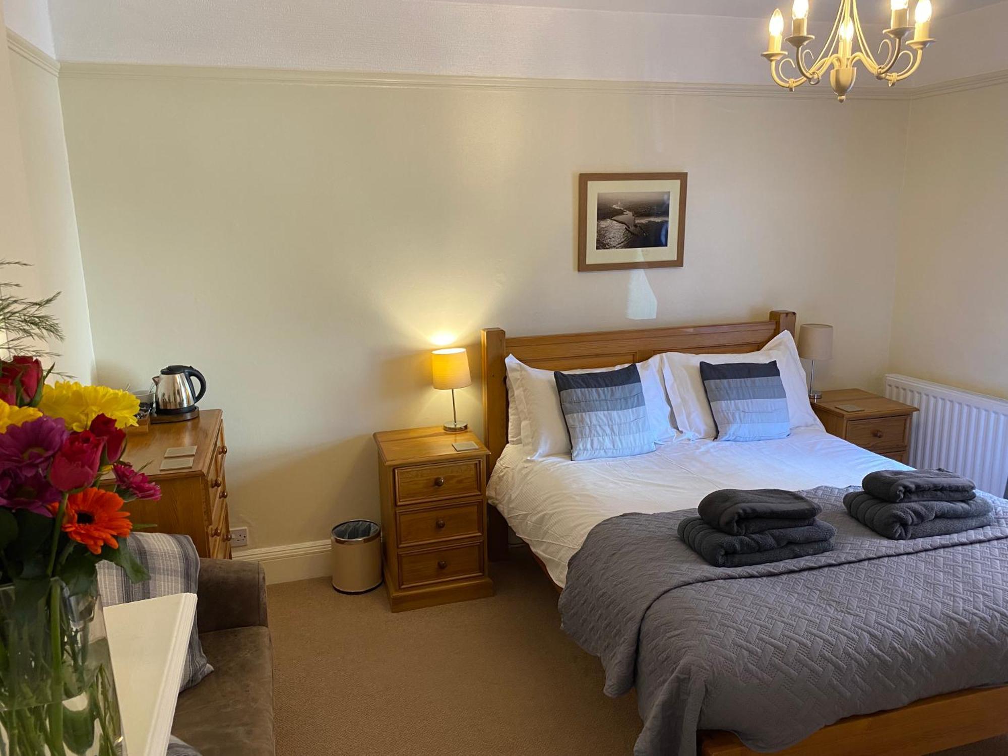 Hotel The Whalebone Arch Whitby Esterno foto