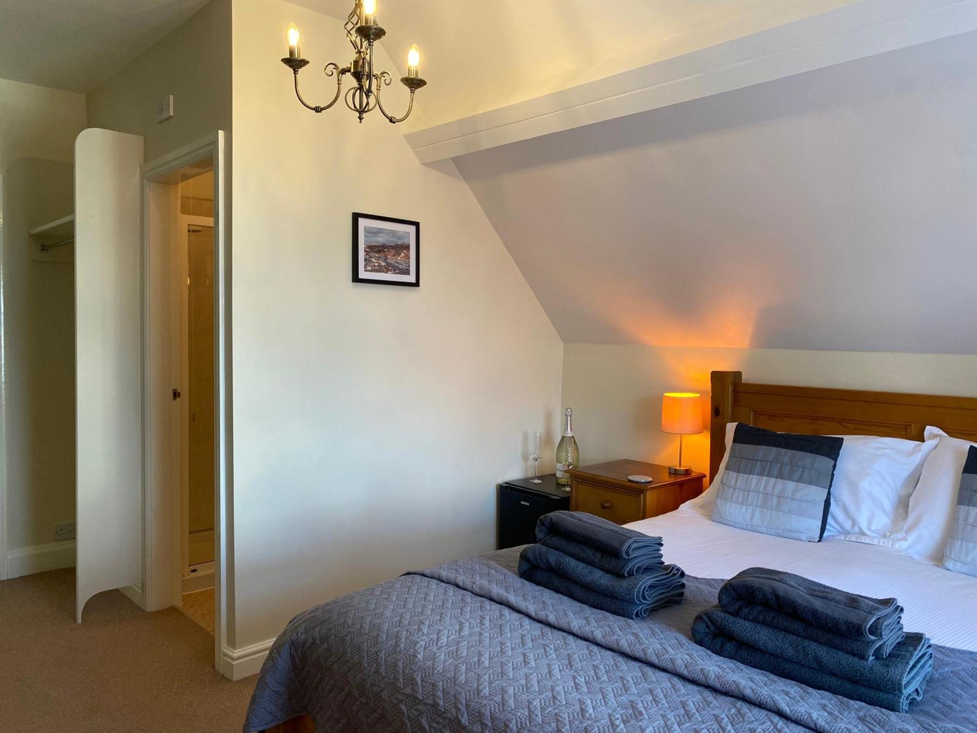 Hotel The Whalebone Arch Whitby Esterno foto
