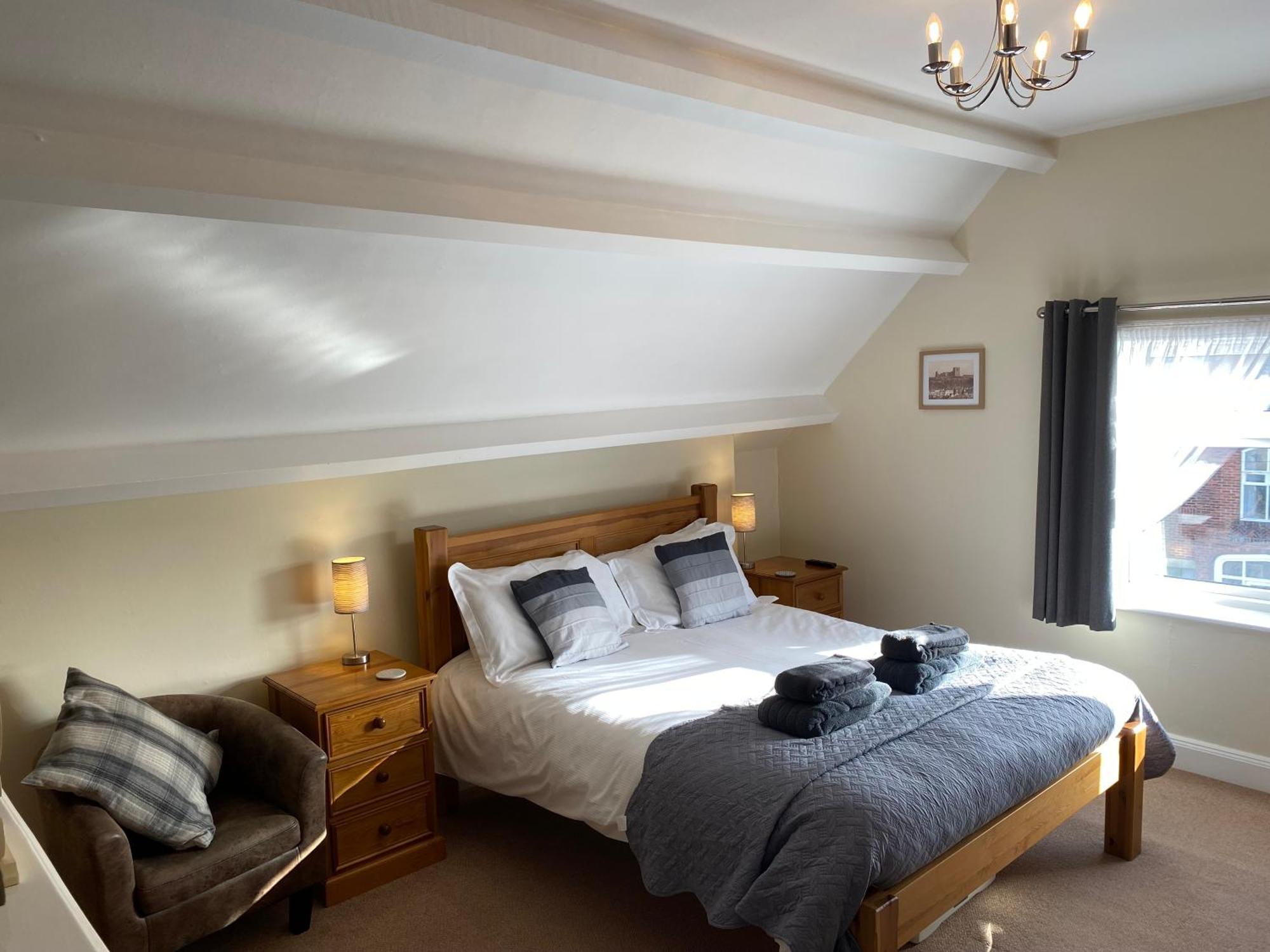 Hotel The Whalebone Arch Whitby Esterno foto